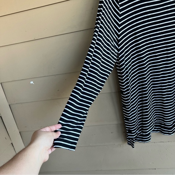 Cabi Women's Size Large Side Snap Tee Black White Sailor Stripe Tunic Top - Picture 4 of 6